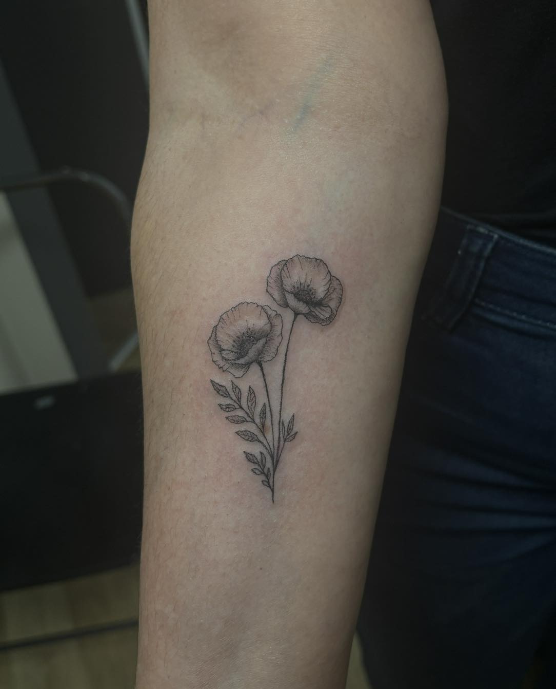 Two poppies fine line piece
