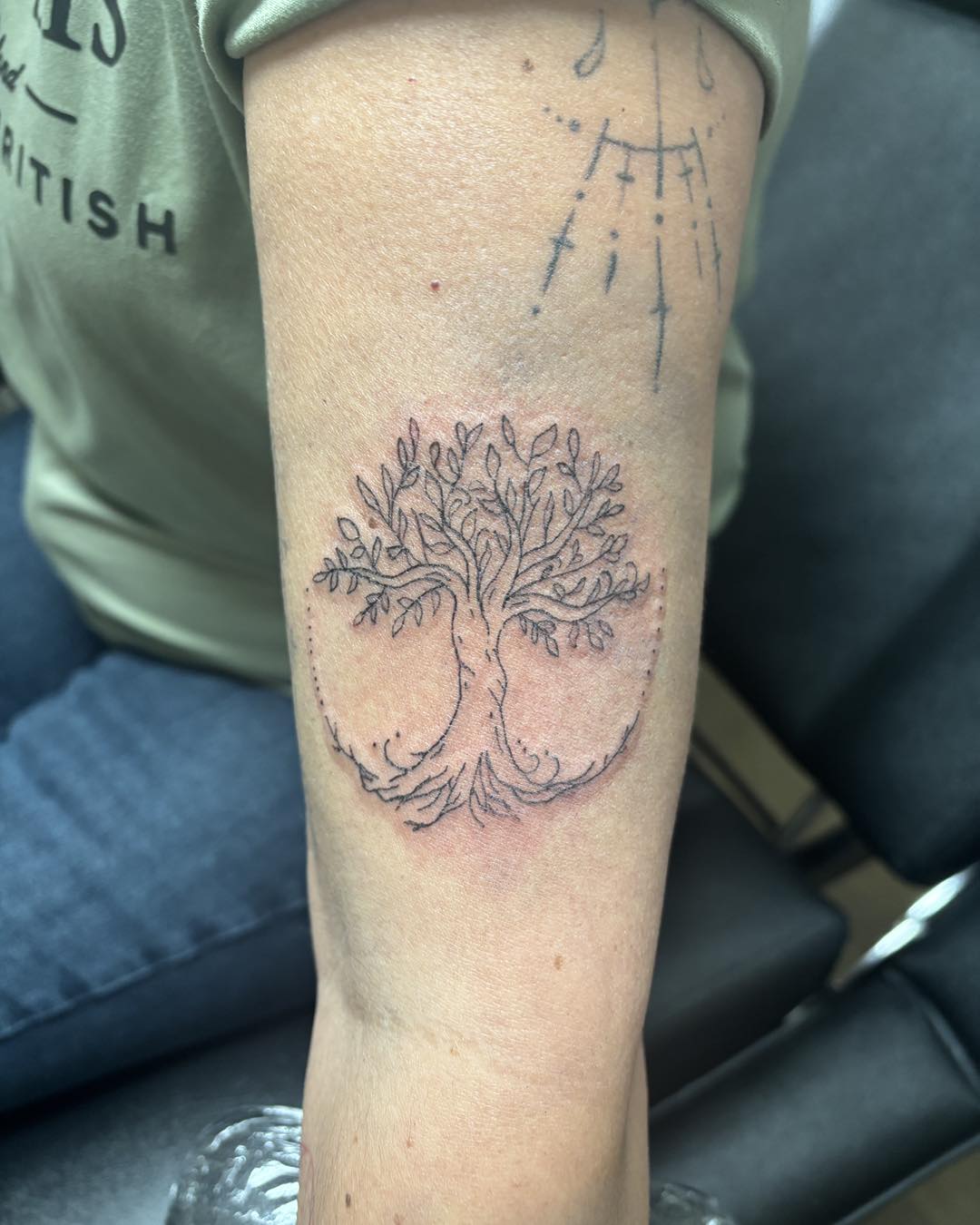 Fine line tree of life